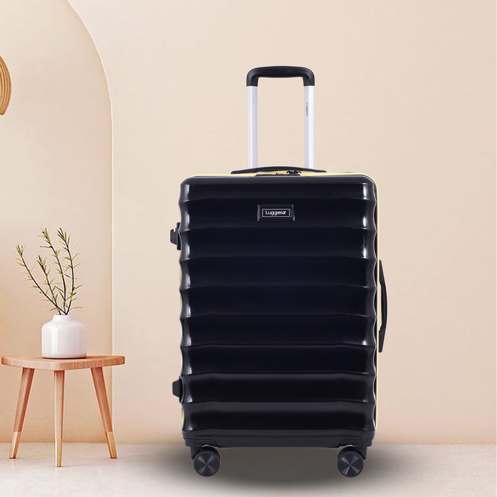 BONVOYAGE BLACK Light Weight & Durable Polycarbonate Hard Luggage